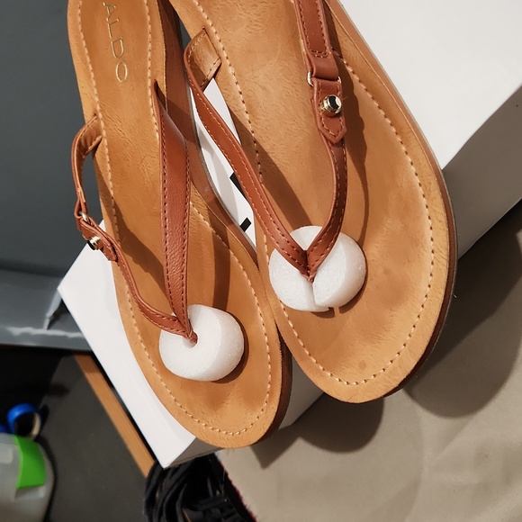 Aldo Yilavia Cognac/Bronze Flip Flops 8.5 - Picture 3 of 7